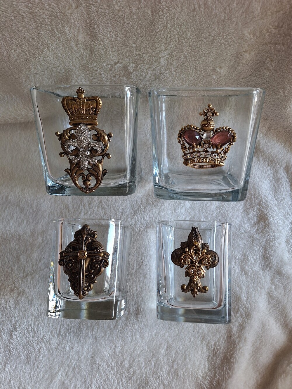 Fringe Studio Style Royal Crest Whiskey Shot Glasses Set 4 Jeweled Fleur-de-lis